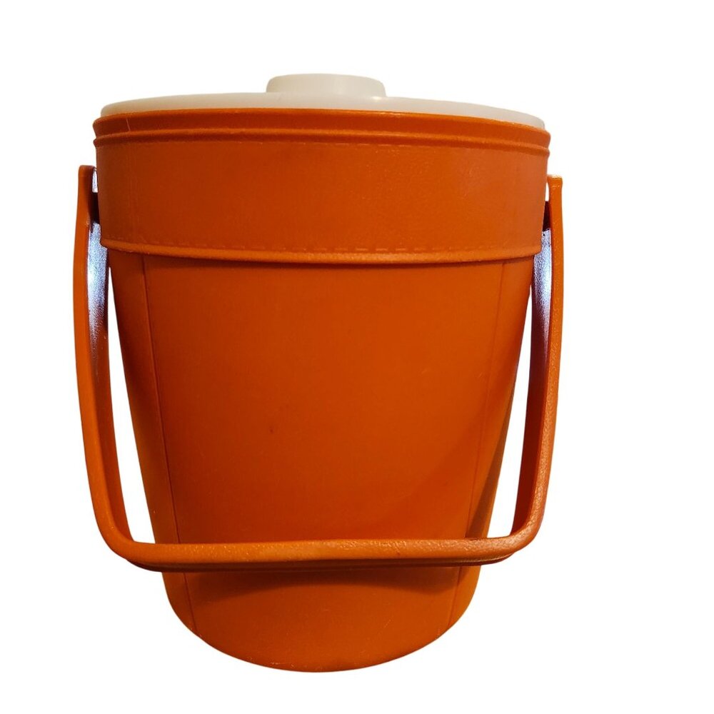 Vintage 1970s Rubbermaid Orange Insulated Ice Bucket #2260 USA Made Retro Bar